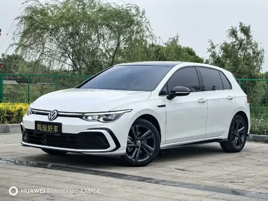 Volkswagen Golf 2024