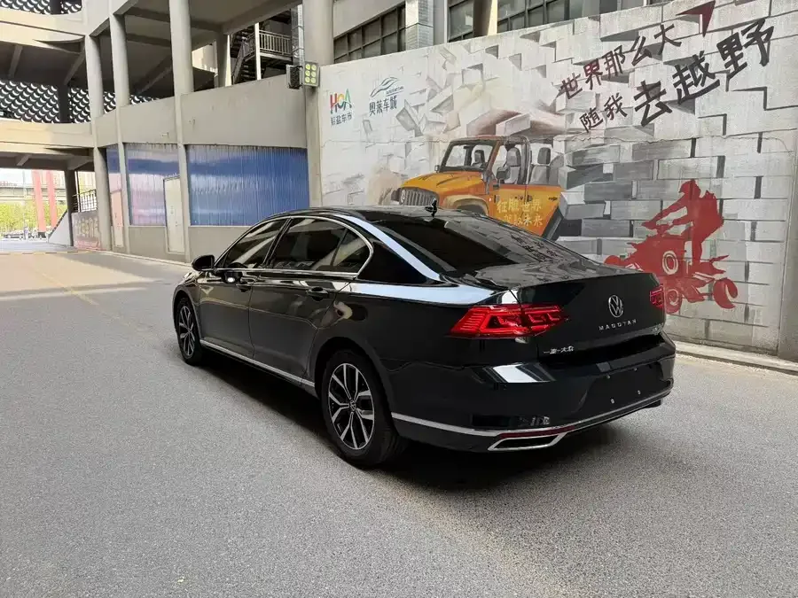 Volkswagen Magotan Magotan 2021 330TSI DSG 30th Anniversary Edition 2022 — миниатюра 4