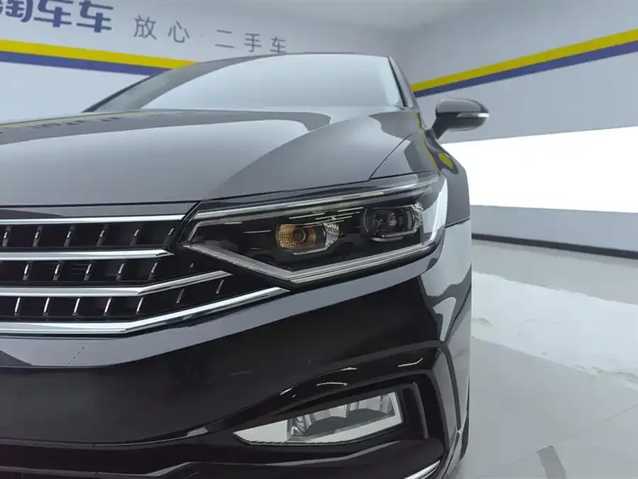 Volkswagen Magotan Magotan 2023 2 million commemorative edition 330TSI DSG luxury model 2024 — миниатюра 2