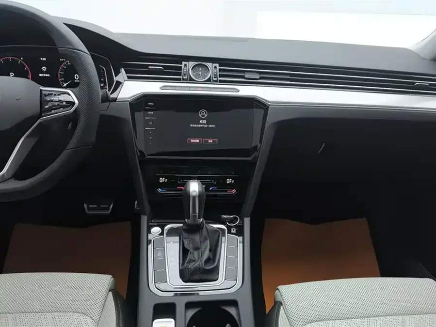 Volkswagen Magotan Magotan 2023 2 million commemorative edition 330TSI DSG luxury model 2024 — миниатюра 4