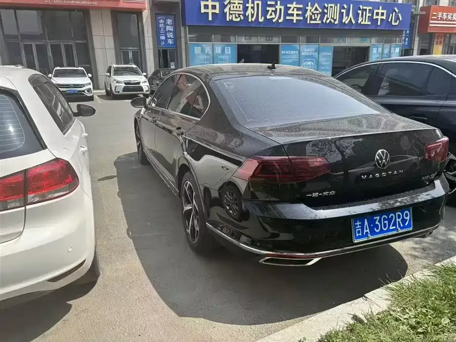 Volkswagen Magotan Magotan 2025 Public Edition 330TSI DSG Luxury Edition 2025 — миниатюра 2