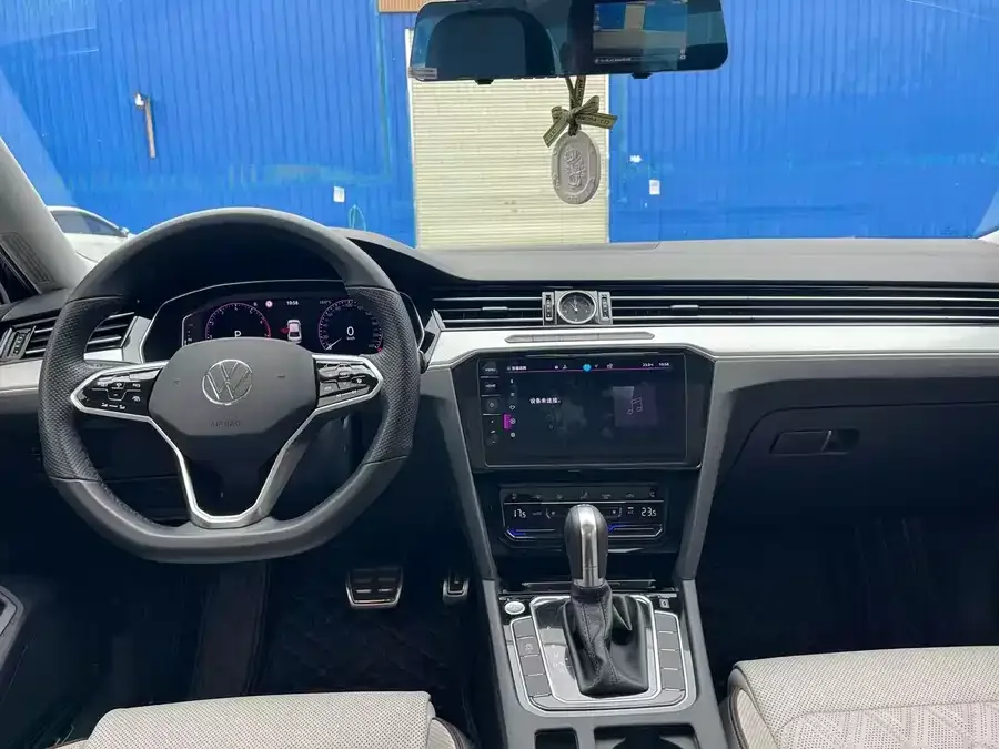 Volkswagen Magotan Magotan 2023 2 million commemorative edition 330TSI DSG luxury model 2024 — миниатюра 5