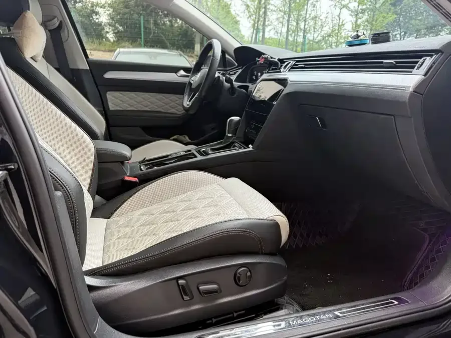 Volkswagen Magotan Magotan 2023 2 million commemorative edition 330TSI DSG luxury model 2023 — миниатюра 3