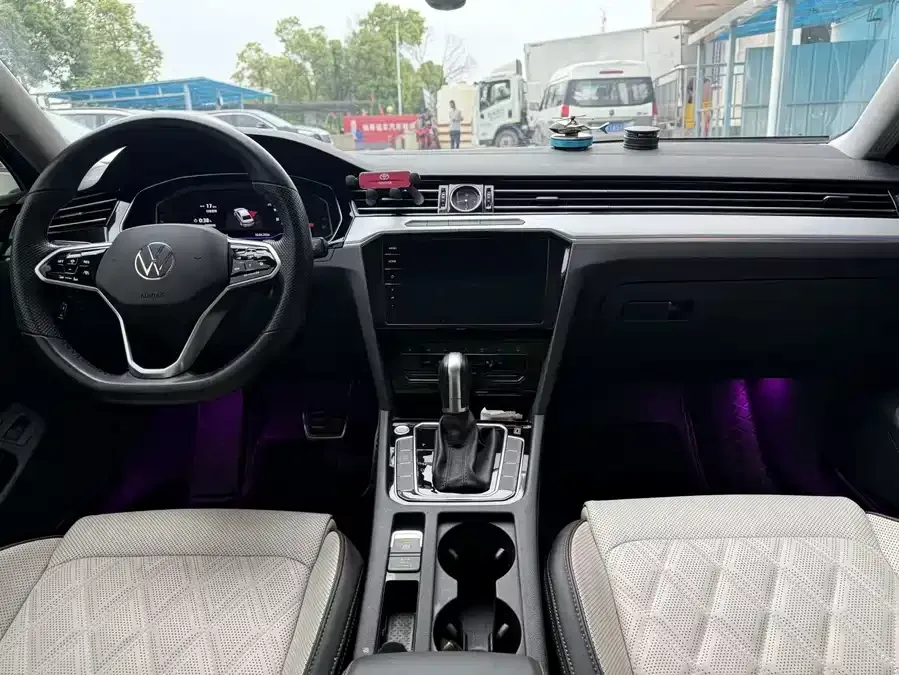 Volkswagen Magotan Magotan 2023 2 million commemorative edition 330TSI DSG luxury model 2023 — миниатюра 4