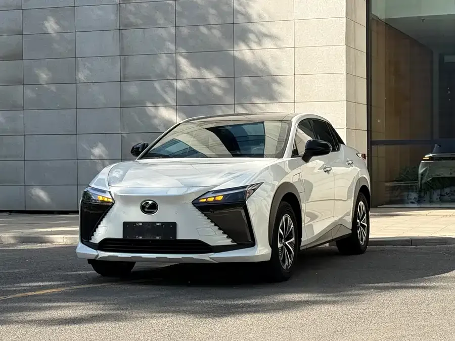 Lexus RZ 2023