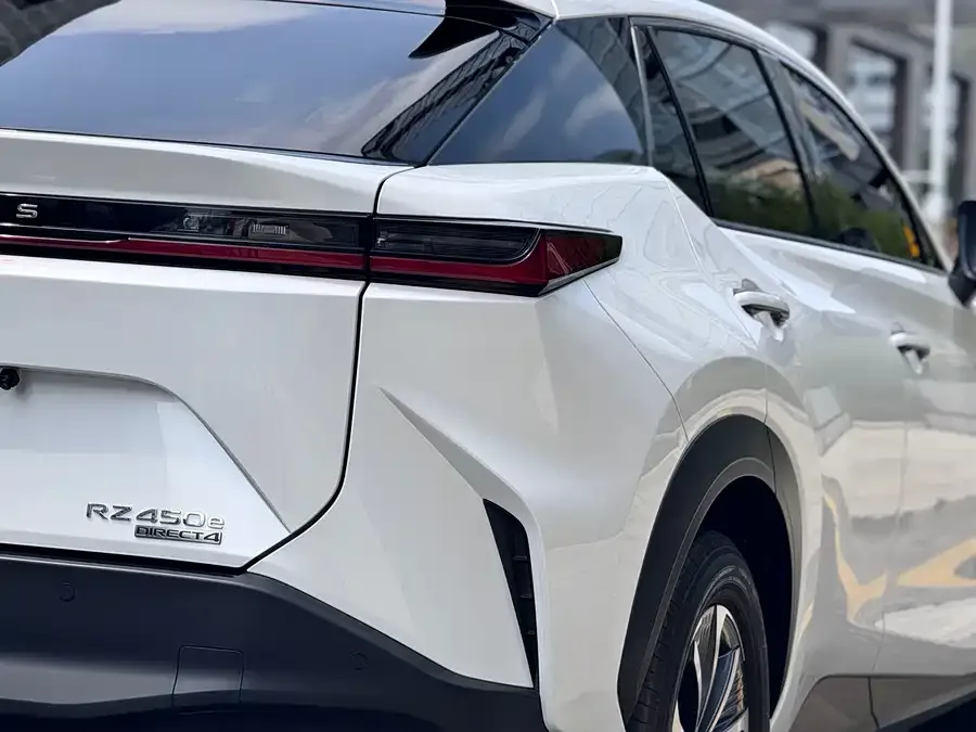 Lexus RZ 2023 450e 4WD Enjoy Edition 2024 — миниатюра 3