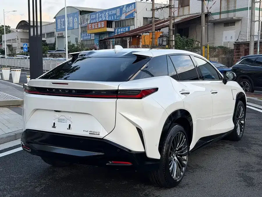 Lexus RZ 2023 450e 4WD Vertical Edition 2023 — миниатюра 4