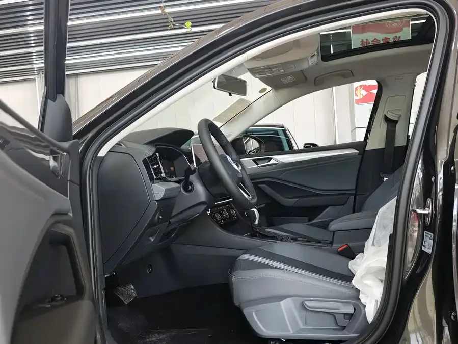 Volkswagen Sagitar 2025 Sagitar 200TSI DSG Flying Edition 2026 — миниатюра 2