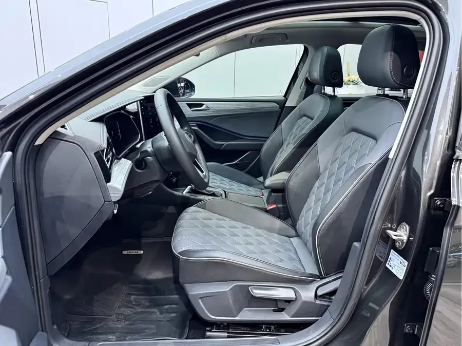 Volkswagen Sagitar 2023 Sagitar 300TSI DSG Beyond Edition 2023 — миниатюра 3