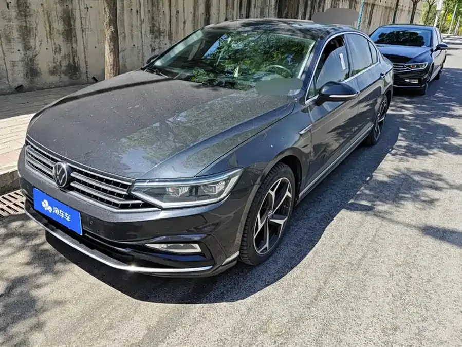 Volkswagen Magotan Magotan 2023 2 million commemorative edition 330TSI DSG luxury model 2023 — фото 1, купить с доставкой в Москву