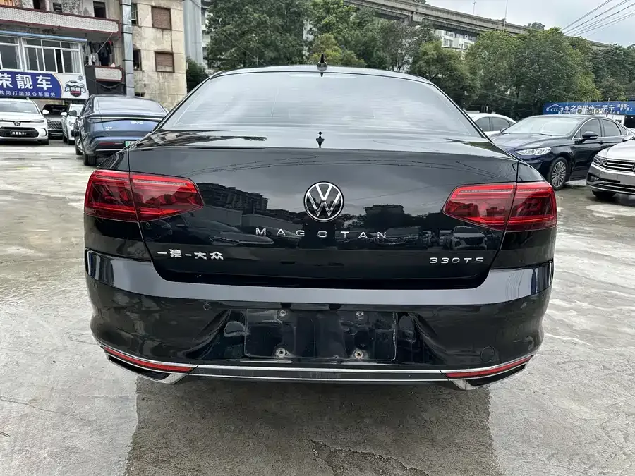 Volkswagen Magotan Magotan 2020 330TSI DSG Leading Edition 2022 — миниатюра 2