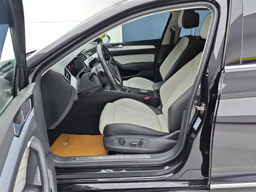 Volkswagen Magotan Magotan 2023 2 million commemorative edition 330TSI DSG luxury model 2024 — миниатюра 3