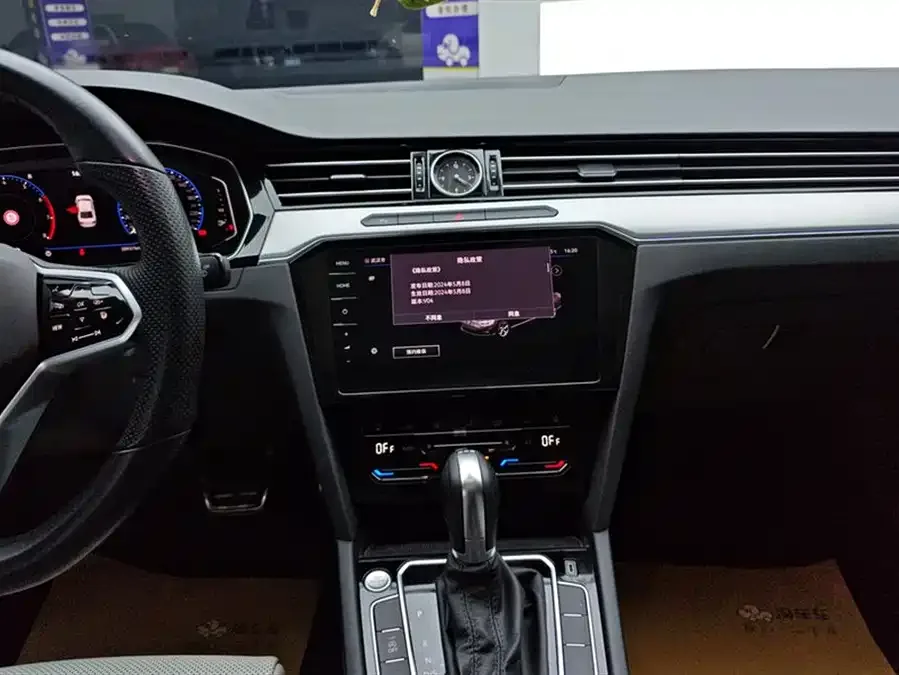 Volkswagen Magotan Magotan 2023 2 million commemorative edition 330TSI DSG luxury model 2024 — миниатюра 4