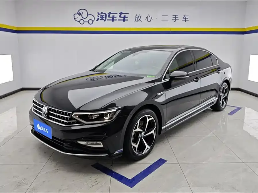 Volkswagen Magotan Magotan 2023 2 million commemorative edition 330TSI DSG luxury model 2024 — фото 1, купить с доставкой в Москву
