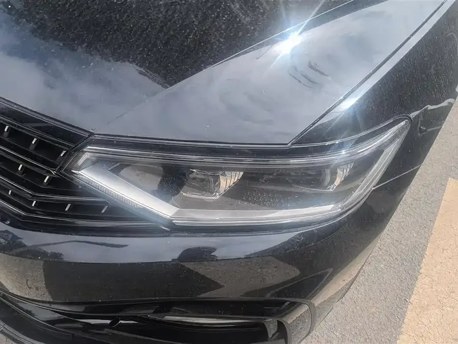 Volkswagen Magotan Magotan 2023 2 million commemorative edition 330TSI DSG luxury model 2023 — миниатюра 2