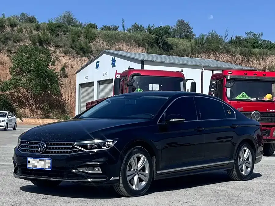 Volkswagen Magotan 2025