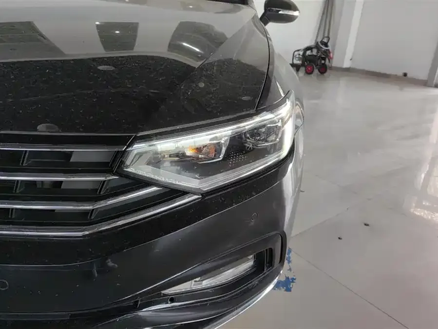 Volkswagen Magotan Magotan 2020 330TSI DSG Luxury Edition 2022 — миниатюра 2