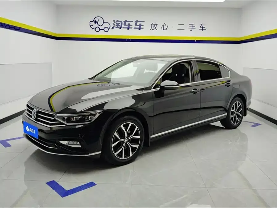 Volkswagen Magotan Magotan 2020 330TSI DSG Leading Edition 2022 — фото 1, купить с доставкой в Москву