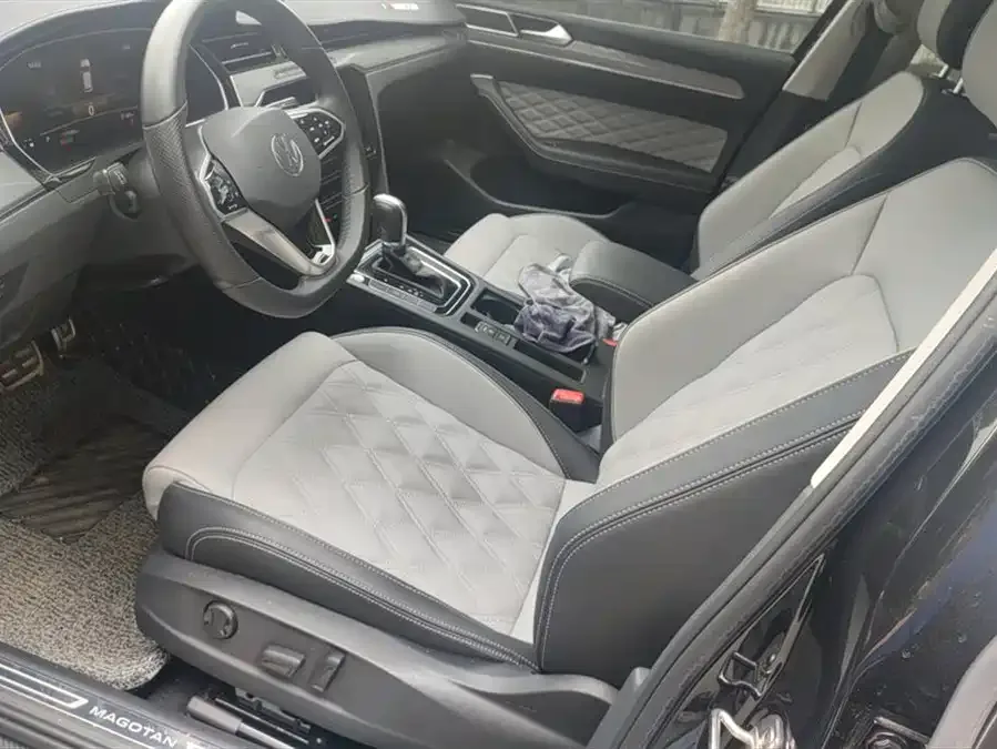 Volkswagen Magotan Magotan 2023 2 million commemorative edition 330TSI DSG leading model 2024 — миниатюра 3