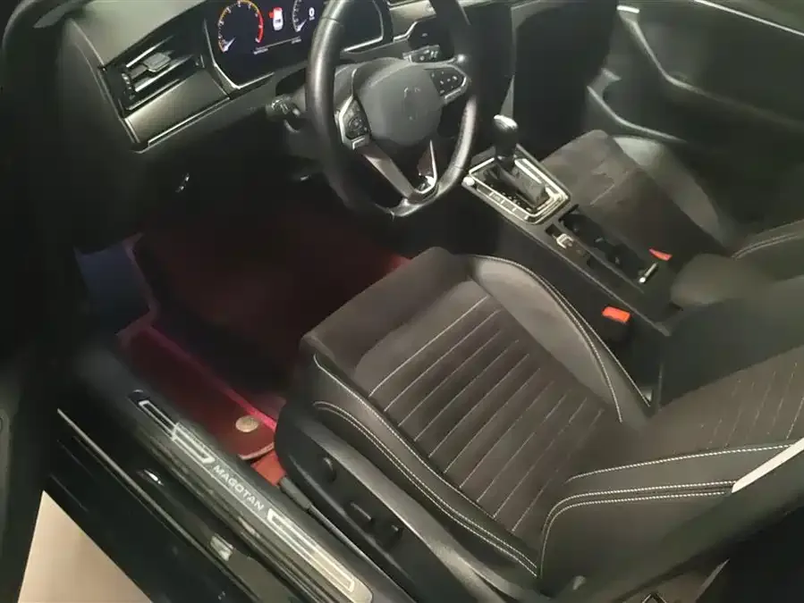 Volkswagen Magotan Magotan 2021 330TSI DSG 30th Anniversary Edition 2022 — миниатюра 3