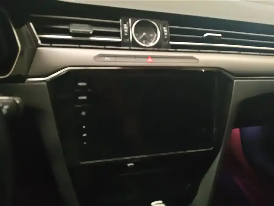 Volkswagen Magotan Magotan 2021 330TSI DSG 30th Anniversary Edition 2022 — миниатюра 4
