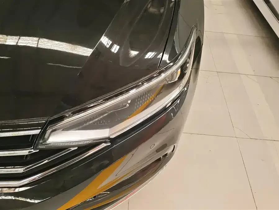 Volkswagen Magotan Magotan 2021 330TSI DSG 30th Anniversary Edition 2022 — миниатюра 5