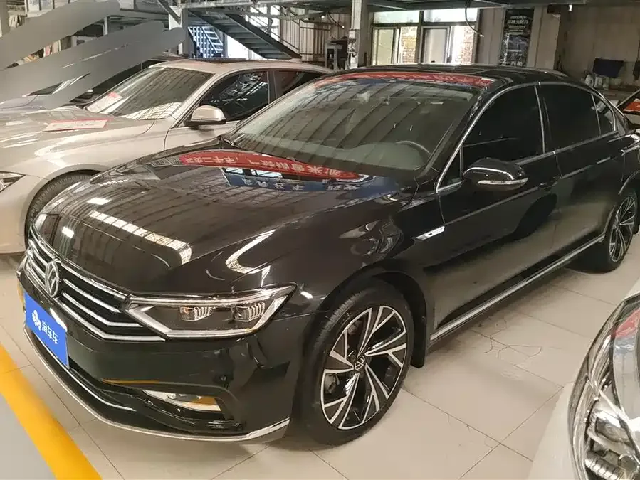 Volkswagen Magotan Magotan 2021 330TSI DSG 30th Anniversary Edition 2022 — фото 1, купить с доставкой в Москву