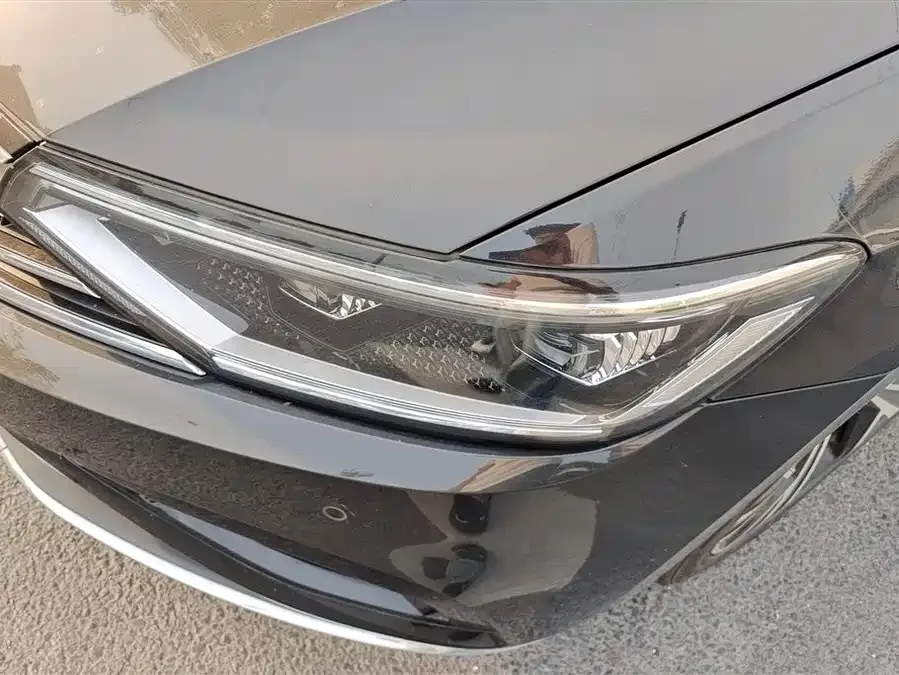 Volkswagen Magotan Magotan 2021 330TSI DSG 30th Anniversary Edition 2022 — миниатюра 2