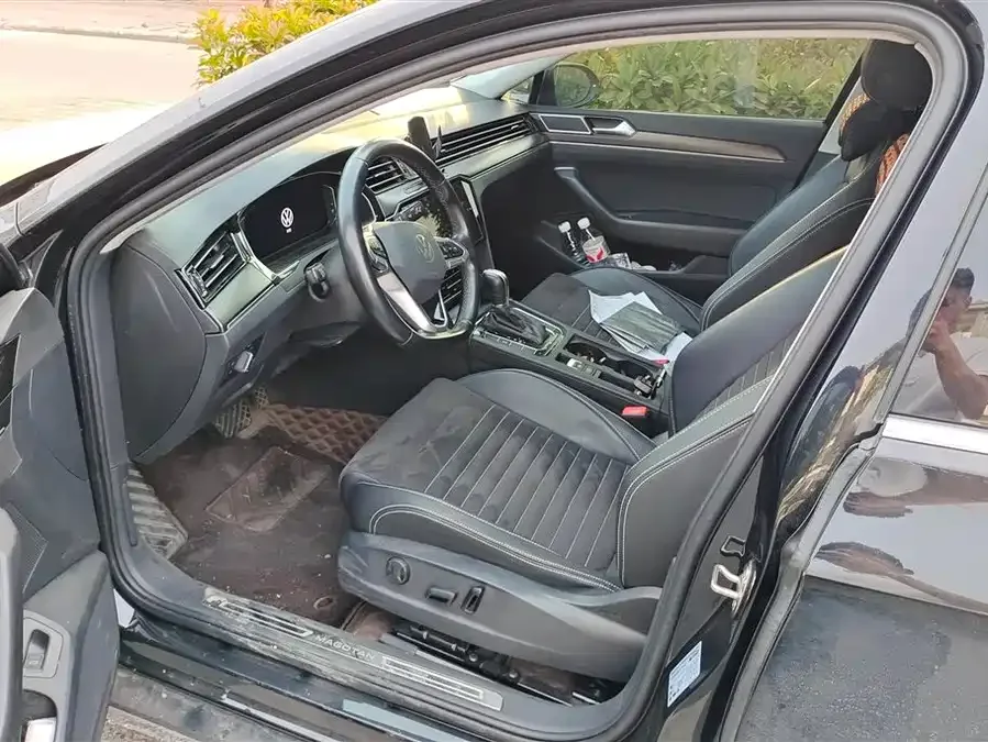 Volkswagen Magotan Magotan 2021 330TSI DSG 30th Anniversary Edition 2022 — миниатюра 3