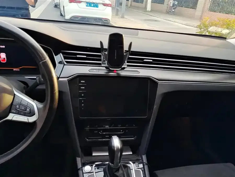 Volkswagen Magotan Magotan 2021 330TSI DSG 30th Anniversary Edition 2022 — миниатюра 4