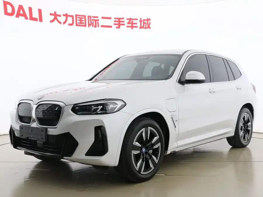 BMW iX3 2023