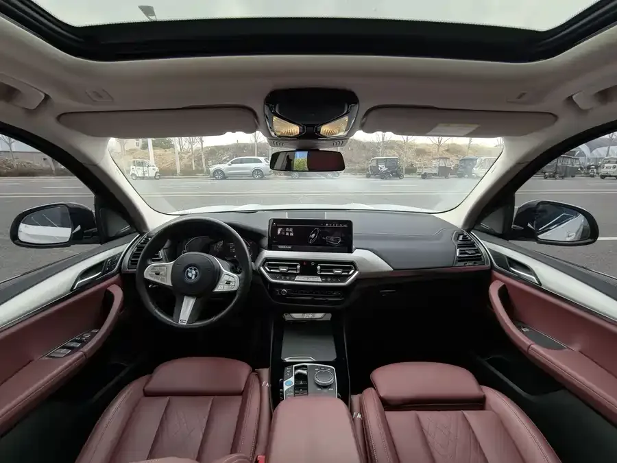 BMW iX3 2024 innovative model 2024 — миниатюра 4