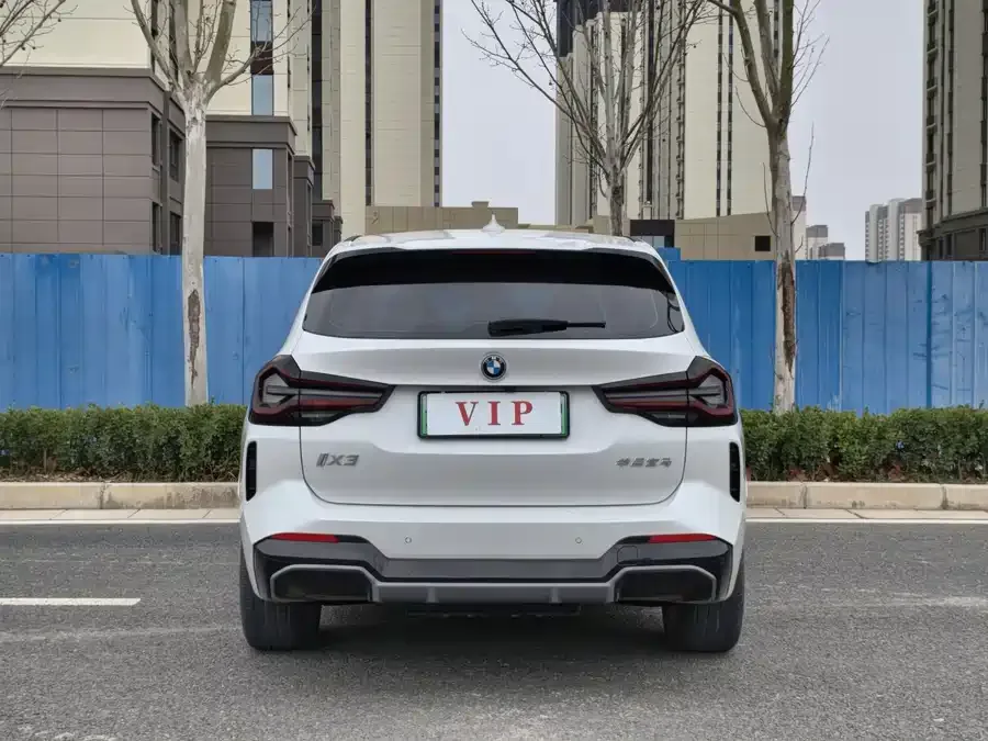 BMW iX3 2024 innovative model 2024 — миниатюра 5