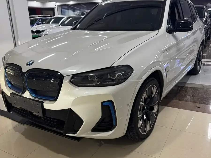 BMW iX3 2022