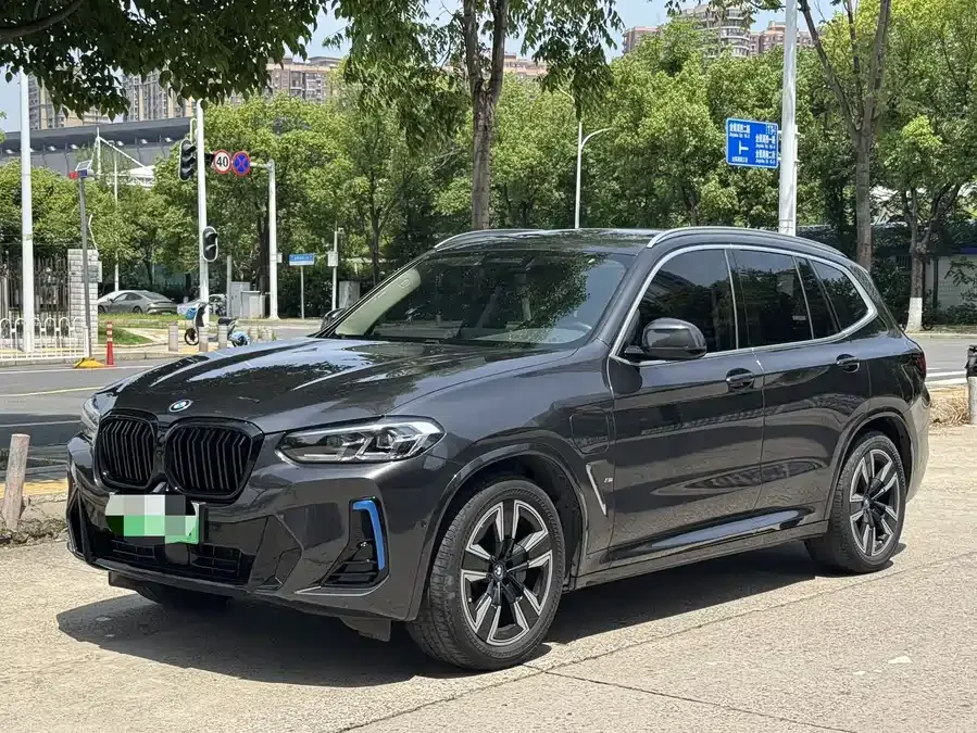 BMW iX3 2022