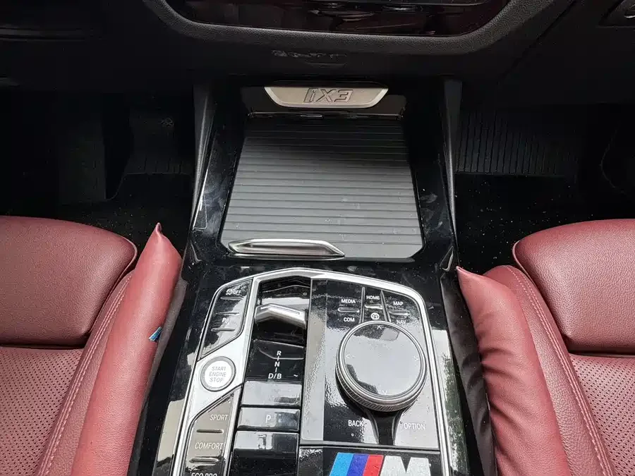 BMW iX3 2023 leading model 2023 — миниатюра 4