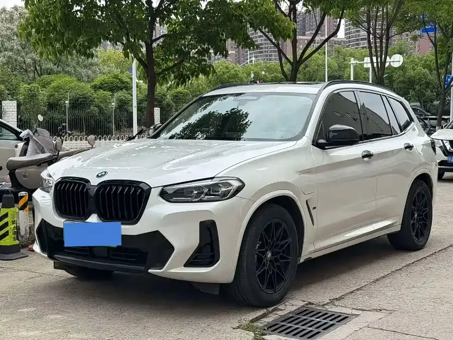 BMW iX3 2023