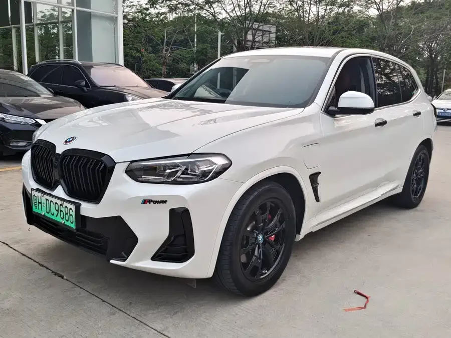 BMW iX3 2024