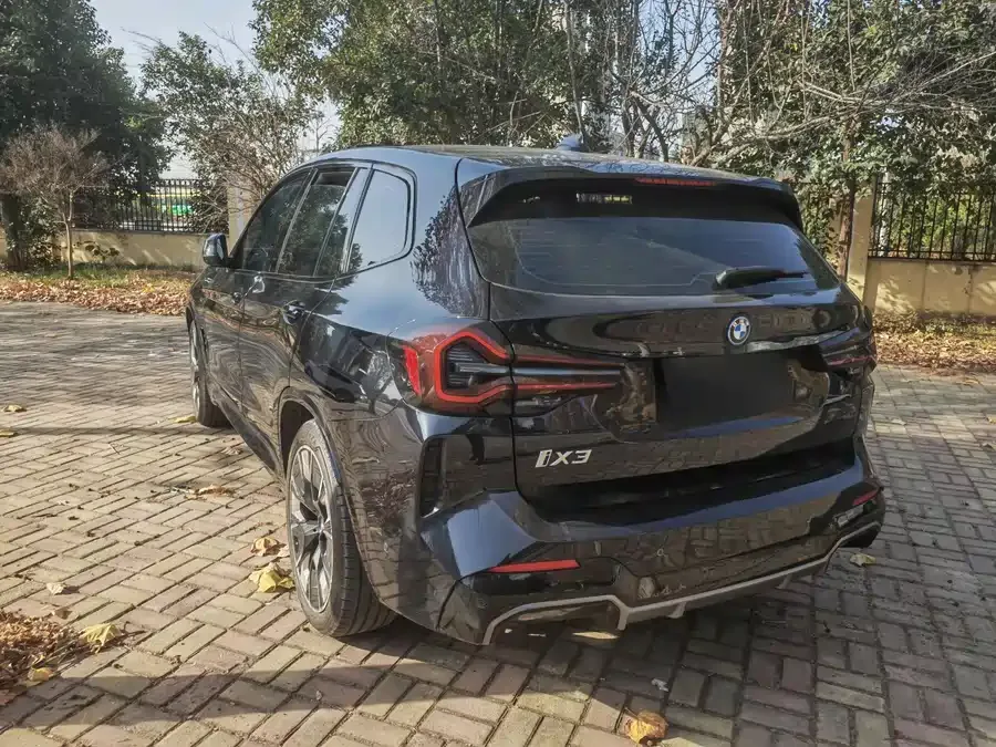 BMW iX3 2023 innovative model 2023 — миниатюра 3