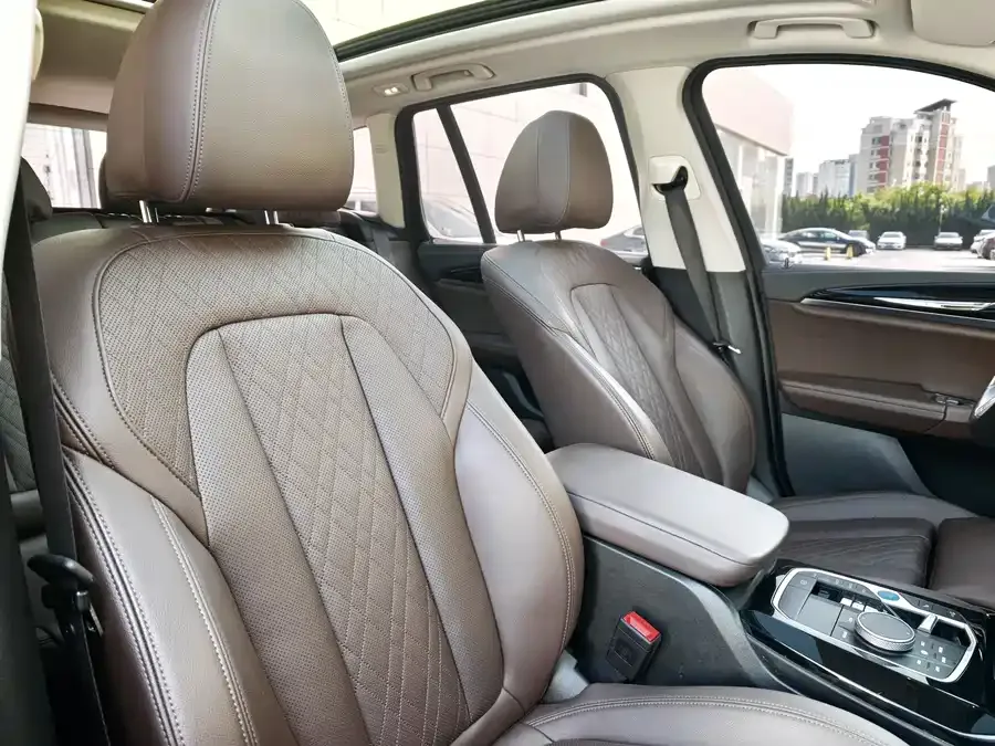 BMW iX3 2024 leading model 2024 — миниатюра 5