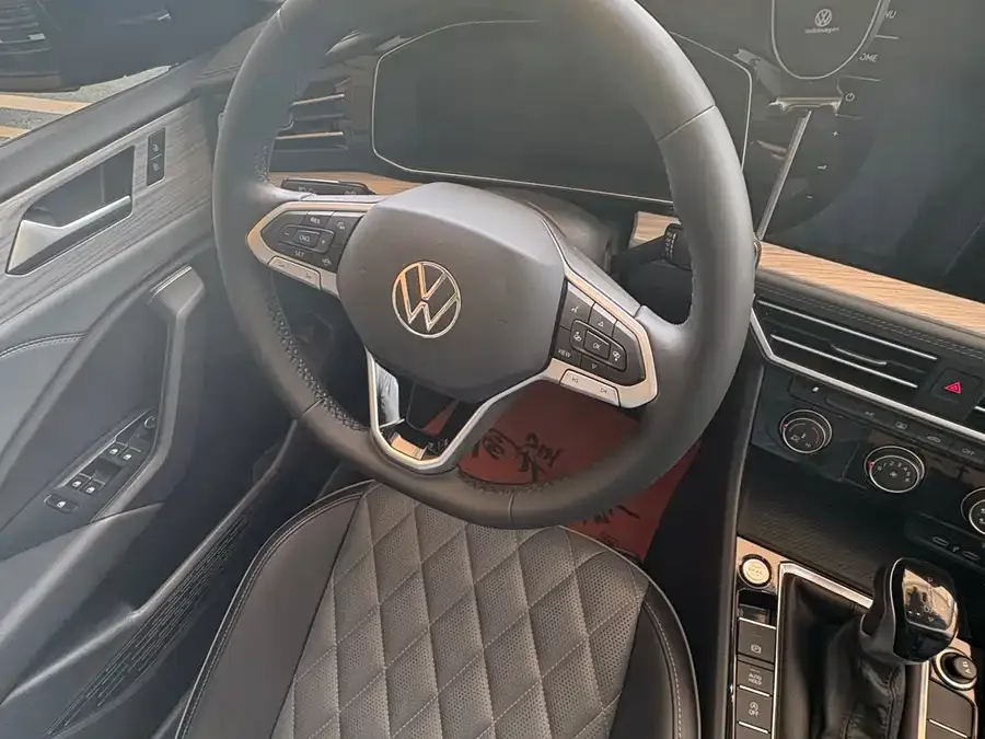Volkswagen Sagitar 2024 Sagitar 300TSI DSG Beyond Edition 2024 — миниатюра 3