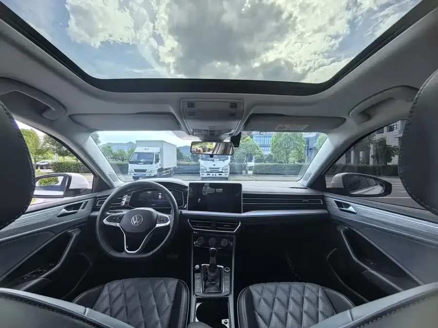 Volkswagen Sagitar 2023 Sagitar 300TSI DSG Beyond Edition 2023 — миниатюра 3
