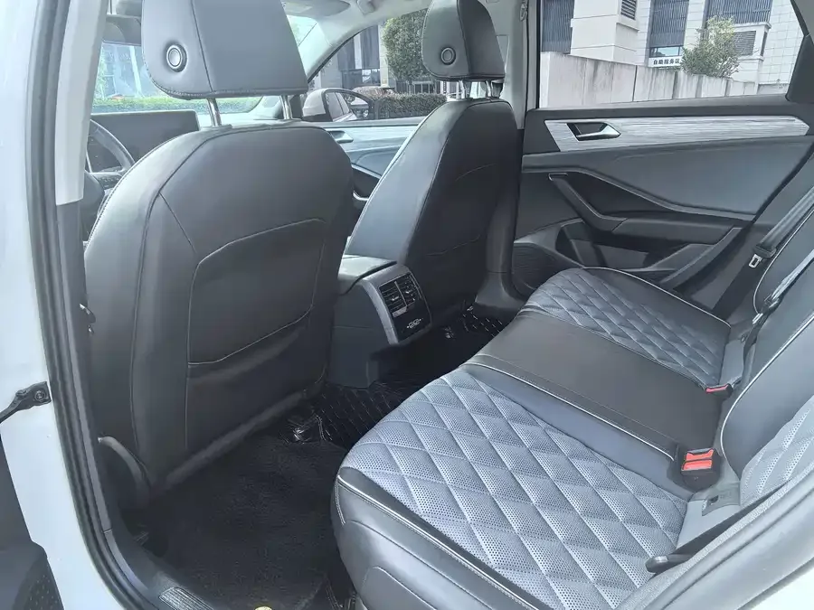 Volkswagen Sagitar 2023 Sagitar 300TSI DSG Beyond Edition 2023 — миниатюра 5