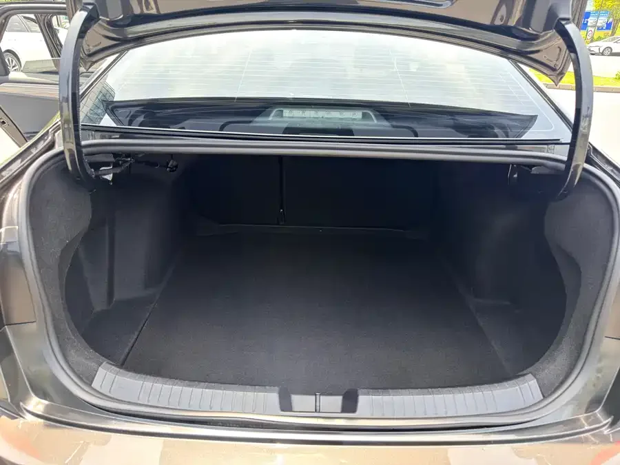 Volkswagen Sagitar 2023 Sagitar 300TSI DSG Excellence Edition 2023 — миниатюра 5