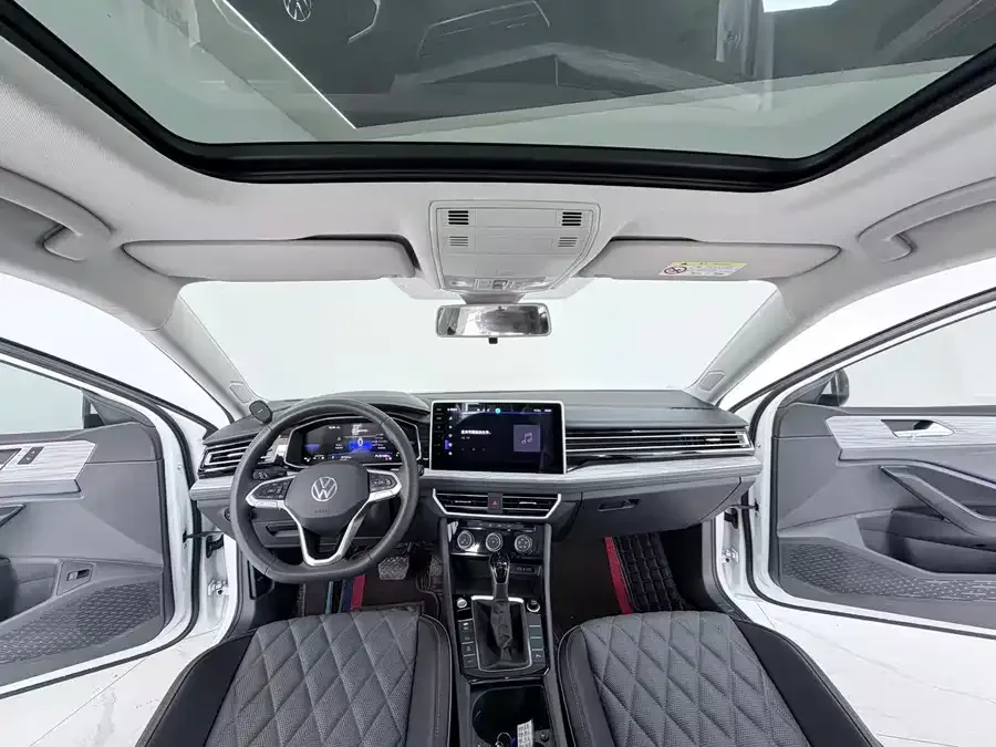Volkswagen Sagitar 2023 Sagitar 300TSI DSG Beyond Edition 2023 — миниатюра 2