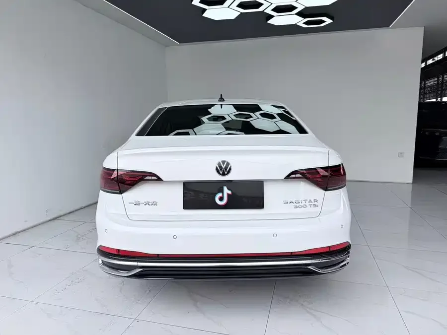 Volkswagen Sagitar 2023 Sagitar 300TSI DSG Beyond Edition 2023 — миниатюра 3