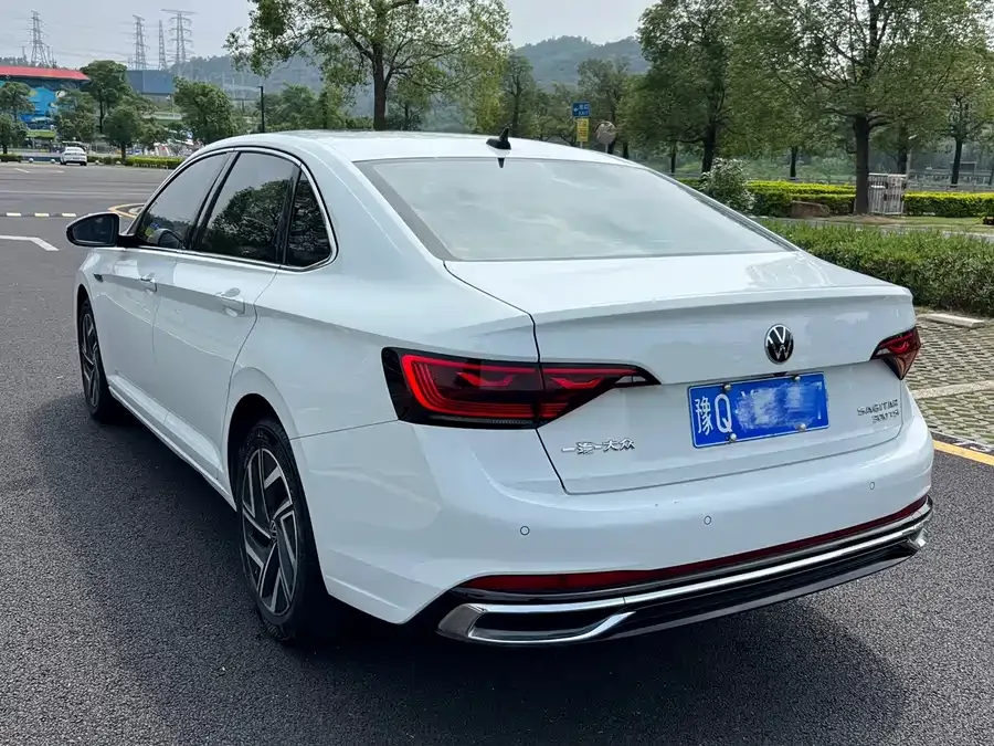 Volkswagen Sagitar 2023 Sagitar 300TSI DSG Beyond Edition 2023 — миниатюра 2