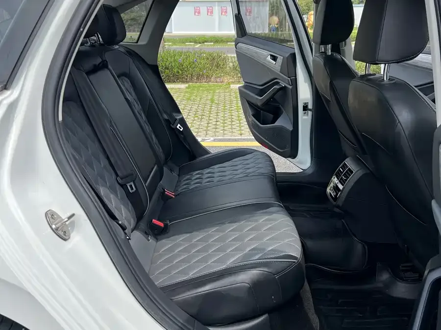 Volkswagen Sagitar 2023 Sagitar 300TSI DSG Beyond Edition 2023 — миниатюра 3