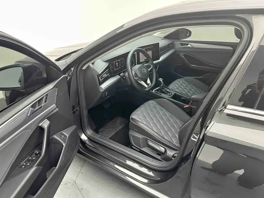 Volkswagen Sagitar 2023 Sagitar 280TSI DSG Beyond Plus Edition 2022 — миниатюра 3