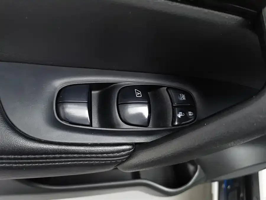 Nissan X-Trail X-Trail 2023 Classic 2.0L 2WD Smart Connected Edition 2024 — миниатюра 3